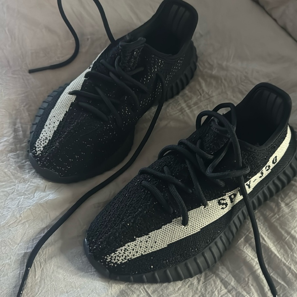 Yeezy SPLY-350 black boost 350 v2